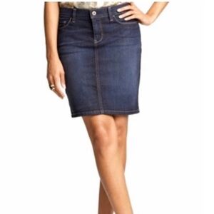 BANANA Republic Blue Jean Skirt!